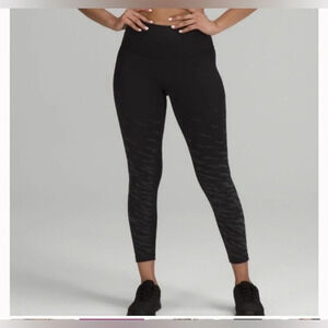Lululemon Lunar New Year Wunder Under High-Rise Tight 25" ~ Size 6.